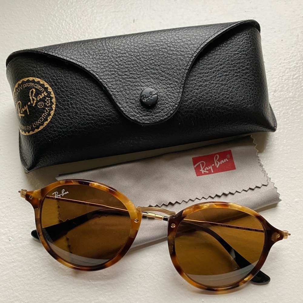 Ray-Ban Round Fleck Sunglasses